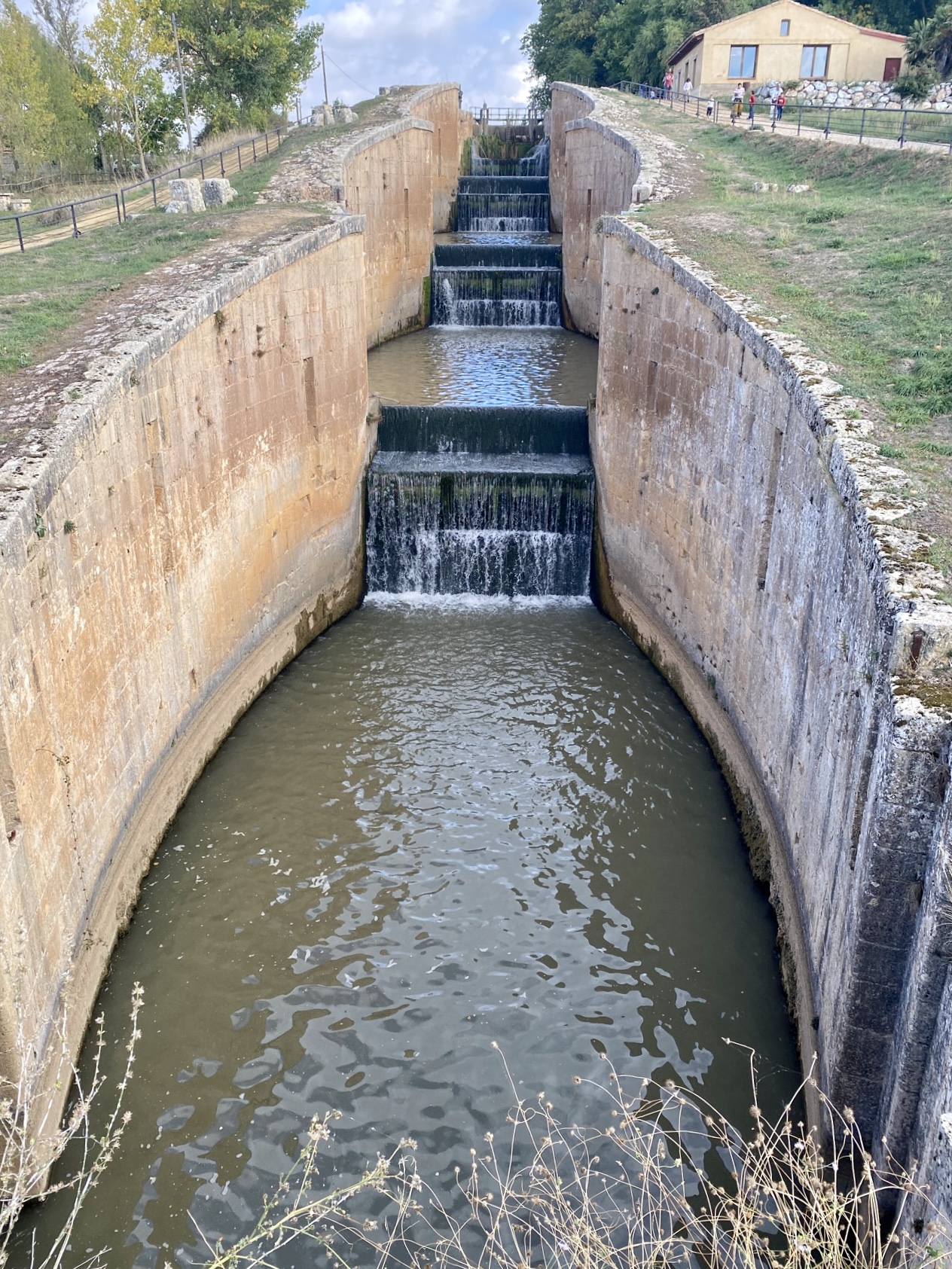 14.10 – Canal de Castilla